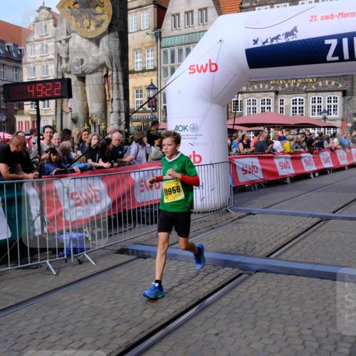 13.09.2026 - 21. swb-Marathon Bremen Tim E. http://msf.ph/oto/10302147 13.09.2026 10:44:38 Ziel 10956, 11108, 11148, 11438, 11644, 11758 meine-sportfotos.de