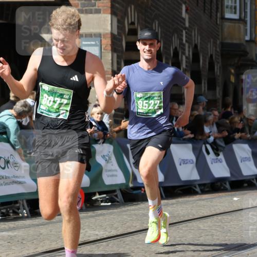 13.09.2026 - 21. swb-Marathon Bremen Strokosch-Dieckow http://msf.ph/oto/10302155 13.09.2026 12:52:57 Ziel 525, 553, 7768, 8729, 2585, 7650 meine-sportfotos.de