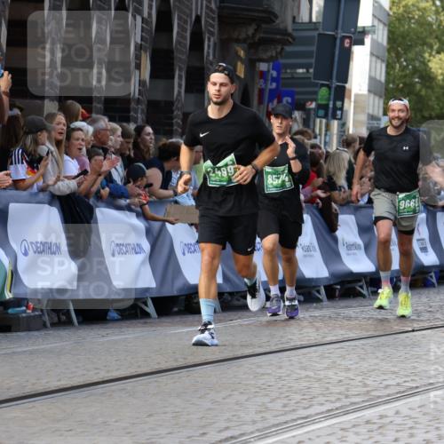 13.09.2026 - 21. swb-Marathon Bremen Strokosch-Dieckow http://msf.ph/oto/10302181 13.09.2026 13:22:12 Ziel 141, 572, 1209, 2051, 2397, 3290, 3338, 3695, 3774, 3934, 4581, 4735, 5193, 6865, 6976, 7098, 8438, 8924, 8947, 9421, 9599, 10120, 2499, 3855, 4204, 4211, 6621, 8447, 8574, 9668 meine-sportfotos.de
