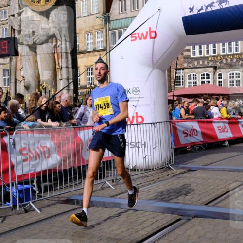 13.09.2026 - 21. swb-Marathon Bremen Tim E. http://msf.ph/oto/10302182 13.09.2026 10:44:45 Ziel 10454, 10806, 10956, 11148, 11438 meine-sportfotos.de