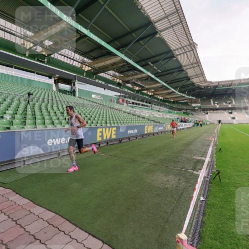 13.09.2026 - 21. swb-Marathon Bremen Michael Burmester http://msf.ph/oto/10302193 13.09.2026 12:03:21 Laufen im Stadion 626 meine-sportfotos.de