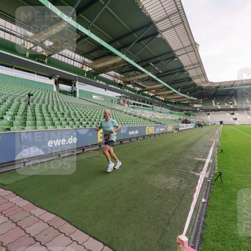 13.09.2026 - 21. swb-Marathon Bremen Michael Burmester http://msf.ph/oto/10302201 13.09.2026 12:04:01 Laufen im Stadion 207, 626, 1231, 1956 meine-sportfotos.de