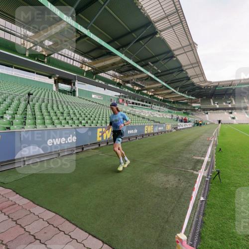 13.09.2026 - 21. swb-Marathon Bremen Michael Burmester http://msf.ph/oto/10302203 13.09.2026 12:04:16 Laufen im Stadion 207, 626, 1231, 1956 meine-sportfotos.de