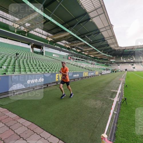13.09.2026 - 21. swb-Marathon Bremen Michael Burmester http://msf.ph/oto/10302211 13.09.2026 12:05:44 Laufen im Stadion 176, 207, 1231, 1681, 1956 meine-sportfotos.de