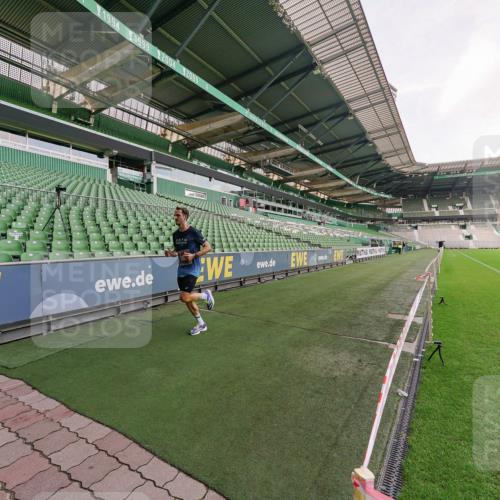 13.09.2026 - 21. swb-Marathon Bremen Michael Burmester http://msf.ph/oto/10302215 13.09.2026 12:06:25 Laufen im Stadion 176, 1091, 1681, 626 meine-sportfotos.de