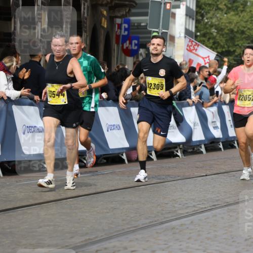 13.09.2026 - 21. swb-Marathon Bremen Strokosch-Dieckow http://msf.ph/oto/10302234 13.09.2026 10:50:47 Ziel 10170, 10233, 10525, 10840, 10923, 11178, 11220, 11276, 11497, 11499, 11622, 11664, 11680, 11742, 11774, 12045, 12078, 12269, 12447, 13562, 10200, 10537, 11076, 11087, 11170, 11625, 11626, 12004, 12179, 12303, 12351, 12407, 12560 meine-sportfotos.de