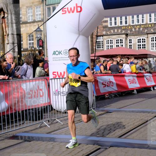 13.09.2026 - 21. swb-Marathon Bremen Tim E. http://msf.ph/oto/10302235 13.09.2026 10:44:49 Ziel 10454, 10806, 10861, 10956, 11438, 11615, 12473 meine-sportfotos.de