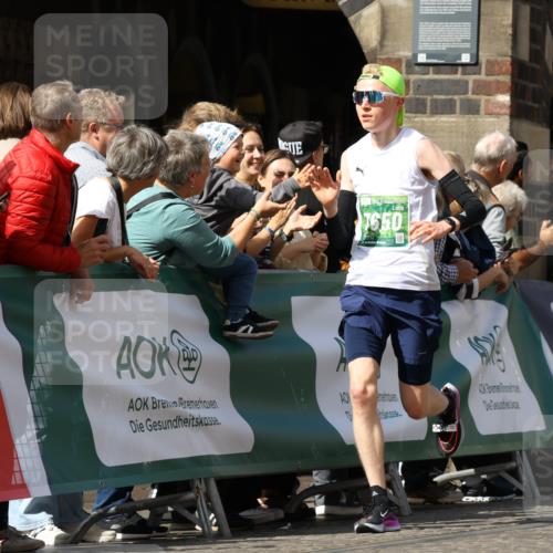 13.09.2026 - 21. swb-Marathon Bremen Strokosch-Dieckow http://msf.ph/oto/10302242 13.09.2026 12:53:08 Ziel 417, 553, 2100, 7244, 8077, 8729, 9522, 2585, 2670, 7650, 8081 meine-sportfotos.de