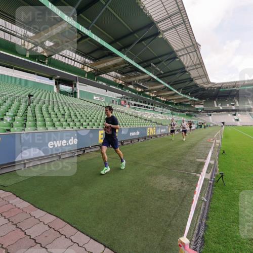 13.09.2026 - 21. swb-Marathon Bremen Michael Burmester http://msf.ph/oto/10302247 13.09.2026 12:12:20 Laufen im Stadion 317, 443, 614, 796, 1651, 692 meine-sportfotos.de