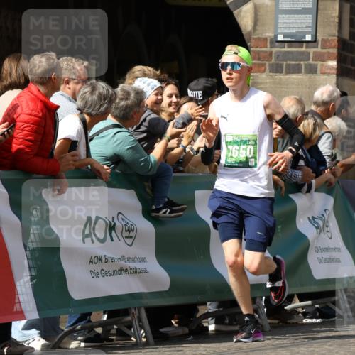 13.09.2026 - 21. swb-Marathon Bremen Strokosch-Dieckow http://msf.ph/oto/10302253 13.09.2026 12:53:08 Ziel 417, 553, 2100, 7244, 8077, 8729, 9522, 2585, 2670, 7650, 8081 meine-sportfotos.de