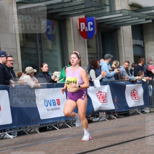 13.09.2026 - 21. swb-Marathon Bremen Strokosch-Dieckow http://msf.ph/oto/10302256 13.09.2026 10:50:24 Ziel 10267, 10537, 10764, 11076, 11170, 11220, 11276, 11664, 11742, 11753, 11774, 11961, 12052, 12070, 12179, 12309, 12488, 12560, 13544, 10170, 10233, 10525, 10840, 10876, 10923, 11111, 11128, 11178, 11497, 11499, 11622, 11680, 12045, 12078, 12240, 12269, 12447, 13562 meine-sportfotos.de