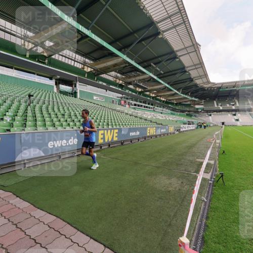 13.09.2026 - 21. swb-Marathon Bremen Michael Burmester http://msf.ph/oto/10302260 13.09.2026 12:12:58 Laufen im Stadion 317, 443, 614, 796, 1149, 692 meine-sportfotos.de