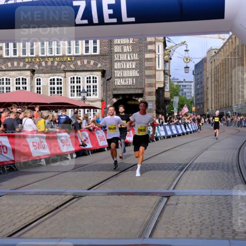 13.09.2026 - 21. swb-Marathon Bremen Tim E. http://msf.ph/oto/10302263 13.09.2026 10:44:53 Ziel 10454, 10806, 10861, 11438, 11615, 11704, 12473 meine-sportfotos.de