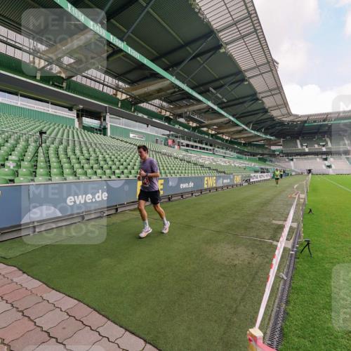 13.09.2026 - 21. swb-Marathon Bremen Michael Burmester http://msf.ph/oto/10302277 13.09.2026 12:14:57 Laufen im Stadion 245, 540, 822, 1028, 1670, 1766, 1997, 614, 1046, 1651, 1671, 2054 meine-sportfotos.de