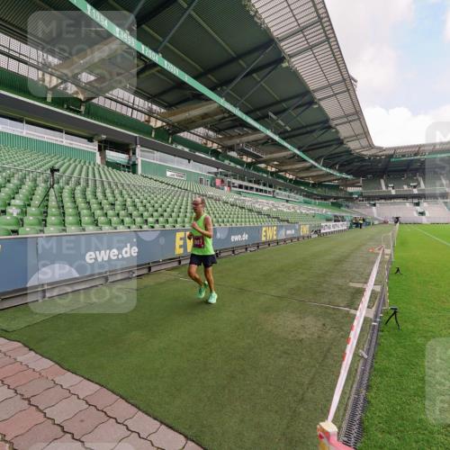 13.09.2026 - 21. swb-Marathon Bremen Michael Burmester http://msf.ph/oto/10302279 13.09.2026 12:15:02 Laufen im Stadion 245, 540, 822, 1028, 1670, 1766, 1997, 614, 1046, 1651, 1671, 2054 meine-sportfotos.de
