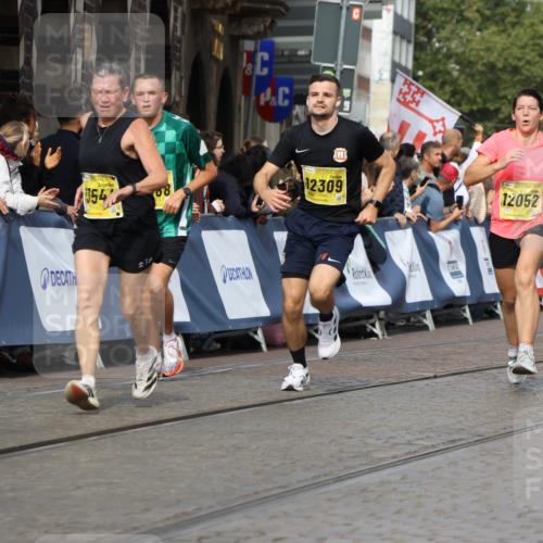 13.09.2026 - 21. swb-Marathon Bremen Strokosch-Dieckow http://msf.ph/oto/10302285 13.09.2026 10:50:47 Ziel 10170, 10233, 10525, 10840, 10923, 11178, 11220, 11276, 11497, 11499, 11622, 11664, 11680, 11742, 11774, 12045, 12078, 12269, 12447, 13562, 10200, 10537, 11076, 11087, 11170, 11625, 11626, 12004, 12179, 12303, 12351, 12407, 12560 meine-sportfotos.de