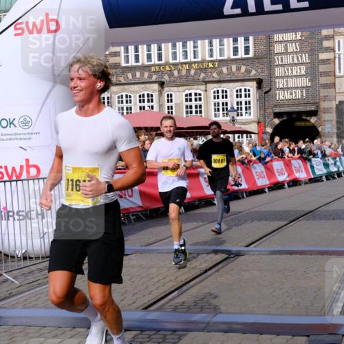 13.09.2026 - 21. swb-Marathon Bremen Tim E. http://msf.ph/oto/10302309 13.09.2026 10:44:54 Ziel 10454, 10806, 10861, 11438, 11615, 11704, 12473 meine-sportfotos.de