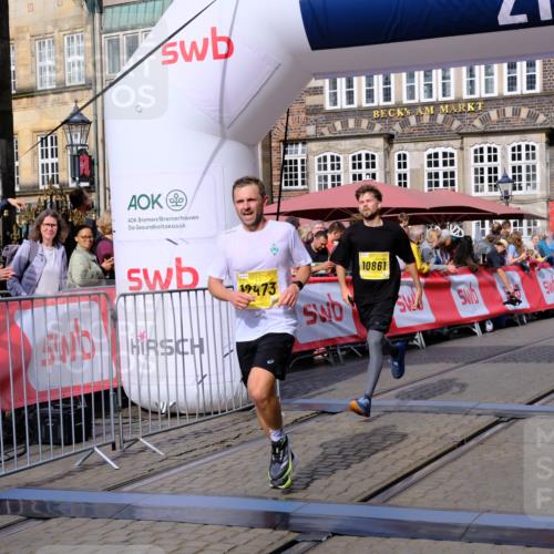 13.09.2026 - 21. swb-Marathon Bremen Tim E. http://msf.ph/oto/10302327 13.09.2026 10:44:55 Ziel 10454, 10806, 10861, 11438, 11615, 11704, 12425, 12473 meine-sportfotos.de