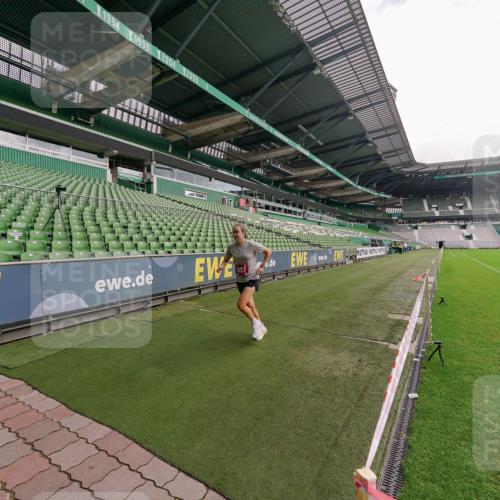 13.09.2026 - 21. swb-Marathon Bremen Michael Burmester http://msf.ph/oto/10302335 13.09.2026 12:20:44 Laufen im Stadion 634, 642, 1957, 513, 917, 1154, 1190, 1192, 1263 meine-sportfotos.de