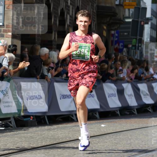 13.09.2026 - 21. swb-Marathon Bremen Strokosch-Dieckow http://msf.ph/oto/10302337 13.09.2026 12:53:10 Ziel 417, 553, 2100, 7244, 8077, 8729, 9522, 2585, 2670, 8081 meine-sportfotos.de