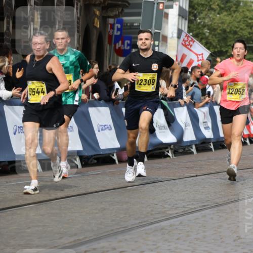 13.09.2026 - 21. swb-Marathon Bremen Strokosch-Dieckow http://msf.ph/oto/10302347 13.09.2026 10:50:47 Ziel 10170, 10233, 10525, 10840, 10923, 11178, 11220, 11276, 11497, 11499, 11622, 11664, 11680, 11742, 11774, 12045, 12078, 12269, 12447, 13562, 10200, 10537, 11076, 11087, 11170, 11625, 11626, 12004, 12179, 12303, 12351, 12407, 12560 meine-sportfotos.de