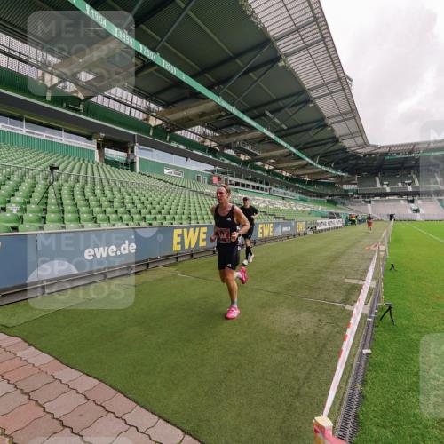 13.09.2026 - 21. swb-Marathon Bremen Michael Burmester http://msf.ph/oto/10302360 13.09.2026 12:23:49 Laufen im Stadion 129, 149, 236, 289, 798, 1483, 1490, 1567, 634, 1957 meine-sportfotos.de