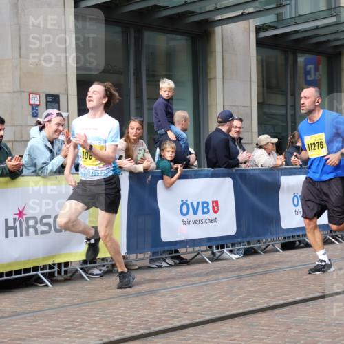 13.09.2026 - 21. swb-Marathon Bremen Strokosch-Dieckow http://msf.ph/oto/10302390 13.09.2026 10:50:31 Ziel 10200, 10267, 10537, 10764, 11076, 11087, 11170, 11220, 11625, 11626, 11753, 11774, 11961, 12004, 12052, 12070, 12179, 12303, 12309, 12351, 12407, 12488, 12560, 13544, 10170, 10233, 10525, 10840, 10923, 11111, 11128, 11178, 11276, 11497, 11499, 11622, 11664, 11680, 11742, 12045, 12078, 12269, 12447, 13562 meine-sportfotos.de