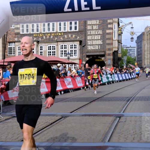 13.09.2026 - 21. swb-Marathon Bremen Tim E. http://msf.ph/oto/10302402 13.09.2026 10:45:00 Ziel 10266, 10454, 10806, 10861, 11615, 11692, 11704, 12302, 12425, 12473 meine-sportfotos.de