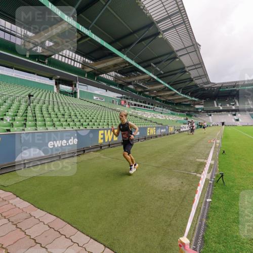 13.09.2026 - 21. swb-Marathon Bremen Michael Burmester http://msf.ph/oto/10302434 13.09.2026 12:26:59 Laufen im Stadion 103, 206, 238, 322, 420, 447, 841, 875, 968, 1187, 1352, 1840, 2032, 2044, 2143, 129, 149, 236, 289, 798, 1483, 1490, 1567 meine-sportfotos.de