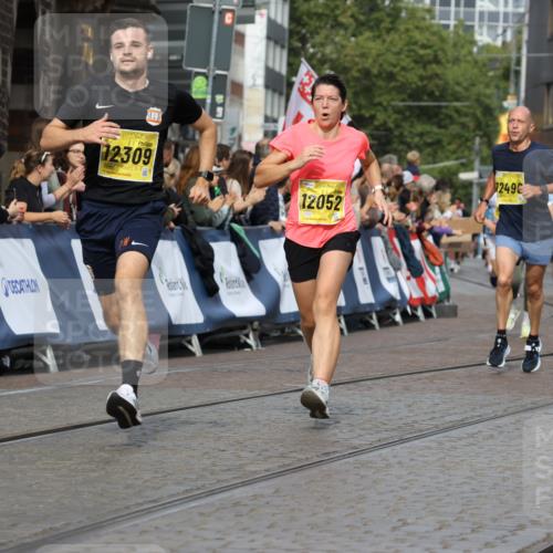 13.09.2026 - 21. swb-Marathon Bremen Strokosch-Dieckow http://msf.ph/oto/10302455 13.09.2026 10:50:48 Ziel 10170, 10233, 10525, 10840, 10923, 11220, 11276, 11497, 11499, 11622, 11664, 11680, 11742, 11774, 12045, 12078, 12309, 12447, 13562, 10200, 10537, 11087, 11170, 11339, 11625, 11626, 12004, 12179, 12303, 12351, 12407, 12560 meine-sportfotos.de