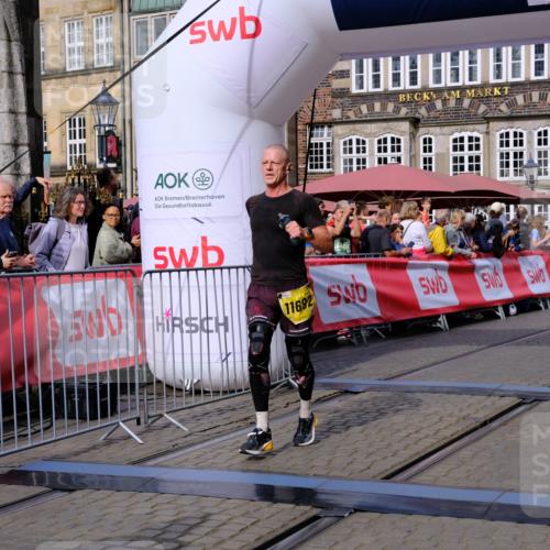 13.09.2026 - 21. swb-Marathon Bremen Tim E. http://msf.ph/oto/10302477 13.09.2026 10:45:05 Ziel 10266, 10628, 10861, 11615, 11692, 11704, 12302, 12425, 12473 meine-sportfotos.de