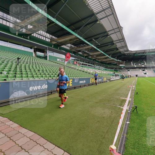 13.09.2026 - 21. swb-Marathon Bremen Michael Burmester http://msf.ph/oto/10302480 13.09.2026 12:28:00 Laufen im Stadion 103, 238, 358, 420, 553, 574, 649, 959, 1161, 1253, 1256, 1352, 1391, 1428, 1525, 1724, 1783, 1917, 2032, 3662, 4264, 149, 289, 798, 814, 1313, 1483, 1490, 1544, 1567 meine-sportfotos.de