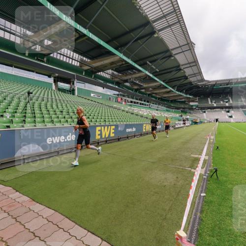 13.09.2026 - 21. swb-Marathon Bremen Michael Burmester http://msf.ph/oto/10302490 13.09.2026 12:28:12 Laufen im Stadion 103, 238, 358, 420, 553, 574, 649, 719, 959, 1161, 1253, 1256, 1352, 1391, 1428, 1525, 1724, 1783, 1917, 2032, 3662, 4264, 149, 289, 798, 814, 968, 1313, 1483, 1490, 1544 meine-sportfotos.de