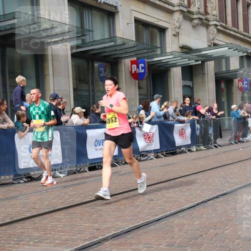 13.09.2026 - 21. swb-Marathon Bremen Strokosch-Dieckow http://msf.ph/oto/10302513 13.09.2026 10:50:37 Ziel 10200, 10267, 10537, 10764, 11076, 11087, 11170, 11339, 11625, 11626, 11753, 11961, 12004, 12070, 12179, 12303, 12351, 12407, 12488, 12560, 10170, 10233, 10525, 10840, 10923, 11178, 11220, 11276, 11497, 11499, 11622, 11664, 11680, 11742, 11774, 12045, 12052, 12078, 12269, 12309, 12447, 12488, 13544, 13562 meine-sportfotos.de