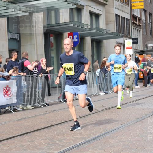 13.09.2026 - 21. swb-Marathon Bremen Strokosch-Dieckow http://msf.ph/oto/10302522 13.09.2026 10:50:37 Ziel 10200, 10267, 10537, 10764, 11076, 11087, 11170, 11339, 11625, 11626, 11753, 11961, 12004, 12070, 12179, 12303, 12351, 12407, 12488, 12560, 10170, 10233, 10525, 10840, 10923, 11178, 11220, 11276, 11497, 11499, 11622, 11664, 11680, 11742, 11774, 12045, 12052, 12078, 12269, 12309, 12447, 12488, 13544, 13562 meine-sportfotos.de