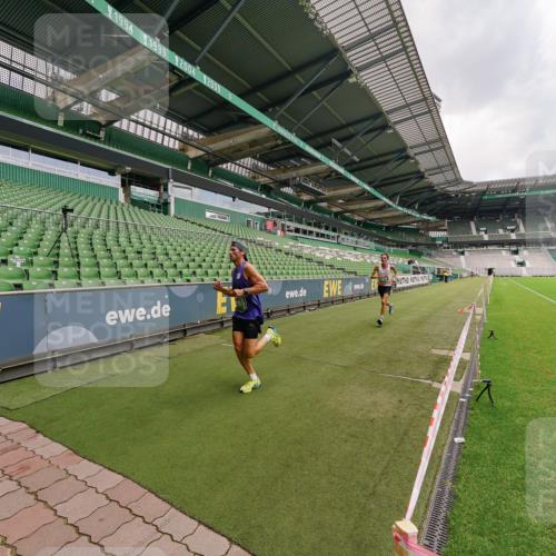 13.09.2026 - 21. swb-Marathon Bremen Michael Burmester http://msf.ph/oto/10302529 13.09.2026 12:29:44 Laufen im Stadion 314, 520, 547, 649, 719, 858, 934, 959, 1168, 1214, 1391, 1428, 1453, 206, 238, 322, 447, 814, 841, 875, 968, 1187, 1840, 2044, 2143 meine-sportfotos.de