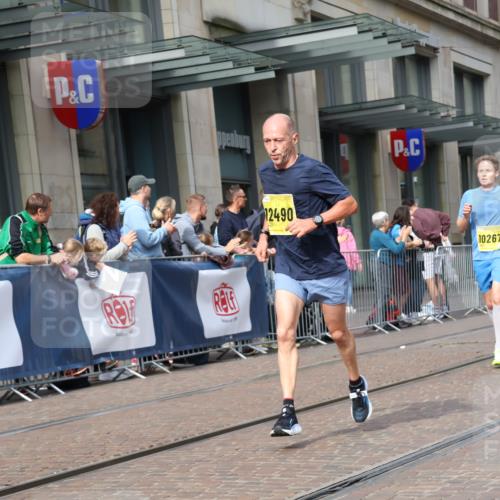 13.09.2026 - 21. swb-Marathon Bremen Strokosch-Dieckow http://msf.ph/oto/10302541 13.09.2026 10:50:38 Ziel 10200, 10267, 10537, 10764, 11076, 11087, 11170, 11339, 11625, 11626, 11753, 11961, 12004, 12070, 12179, 12303, 12351, 12407, 12560, 10170, 10233, 10525, 10764, 10840, 10923, 11220, 11276, 11497, 11499, 11622, 11664, 11680, 11742, 11774, 12045, 12052, 12078, 12309, 12447, 12488, 13544, 13562 meine-sportfotos.de