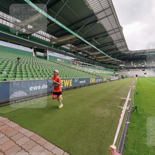 13.09.2026 - 21. swb-Marathon Bremen Michael Burmester http://msf.ph/oto/10302542 13.09.2026 12:30:17 Laufen im Stadion 314, 520, 547, 858, 934, 1168, 1214, 1357, 1453, 1639, 5212, 6485, 103, 206, 238, 322, 420, 447, 841, 875, 1187, 1352, 1840, 2032, 2044, 2143 meine-sportfotos.de