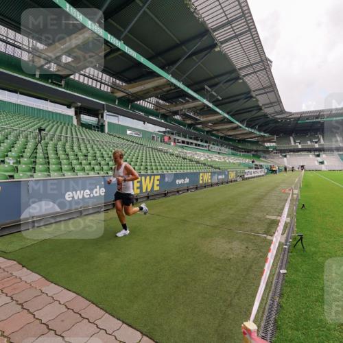 13.09.2026 - 21. swb-Marathon Bremen Michael Burmester http://msf.ph/oto/10302571 13.09.2026 12:31:45 Laufen im Stadion 417, 482, 573, 668, 943, 1020, 1126, 1168, 1357, 1507, 1639, 2100, 4474, 5212, 6485, 6507, 8044, 8285, 103, 358, 420, 553, 574, 649, 719, 959, 1161, 1253, 1256, 1352, 1391, 1428, 1525, 1724, 1783, 1917, 2032, 3662, 4264 meine-sportfotos.de
