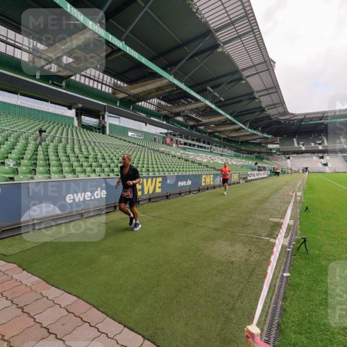 13.09.2026 - 21. swb-Marathon Bremen Michael Burmester http://msf.ph/oto/10302579 13.09.2026 12:32:14 Laufen im Stadion 417, 482, 573, 668, 943, 1020, 1126, 1357, 1507, 1606, 1629, 1639, 2100, 4474, 6507, 8044, 8285, 358, 520, 547, 553, 574, 649, 719, 858, 934, 959, 1161, 1253, 1256, 1391, 1428, 1525, 1724, 1783, 1917, 3662, 4264 meine-sportfotos.de