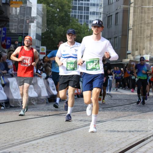 13.09.2026 - 21. swb-Marathon Bremen Strokosch-Dieckow http://msf.ph/oto/10302580 13.09.2026 13:22:28 Ziel 141, 148, 1601, 1645, 2051, 2499, 3021, 3652, 5193, 6621, 7625, 7917, 8452, 8574, 8924, 9599, 9839, 388, 2402, 2481, 2771, 2806, 4483, 4697, 6891, 7586, 8547, 8551, 8694, 9090, 9510 meine-sportfotos.de