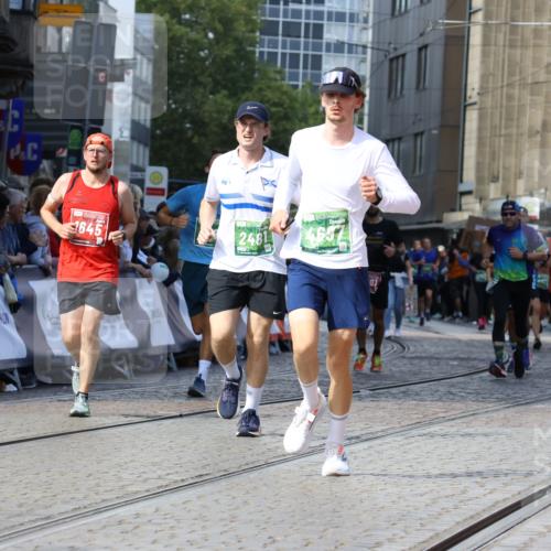 13.09.2026 - 21. swb-Marathon Bremen Strokosch-Dieckow http://msf.ph/oto/10302591 13.09.2026 13:22:28 Ziel 141, 148, 1601, 1645, 2051, 2499, 3021, 3652, 5193, 6621, 7625, 7917, 8452, 8574, 8924, 9599, 9839, 388, 2402, 2481, 2771, 2806, 4483, 4697, 6891, 7586, 8547, 8551, 8694, 9090, 9510 meine-sportfotos.de