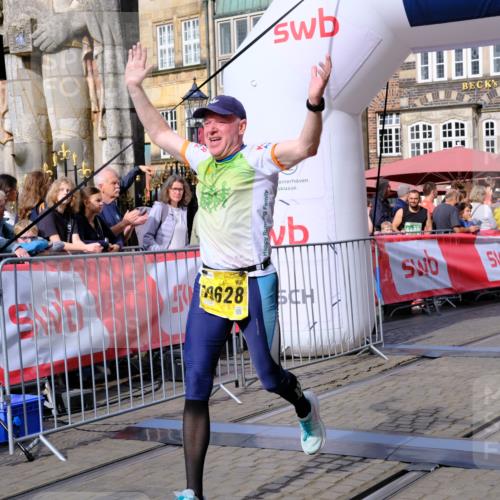 13.09.2026 - 21. swb-Marathon Bremen Tim E. http://msf.ph/oto/10302600 13.09.2026 10:45:11 Ziel 10266, 10628, 10735, 11692, 11704, 12302, 12425 meine-sportfotos.de
