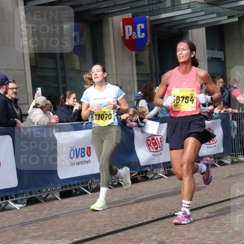 13.09.2026 - 21. swb-Marathon Bremen Strokosch-Dieckow http://msf.ph/oto/10302617 13.09.2026 10:50:41 Ziel 10200, 10537, 10808, 11076, 11087, 11170, 11339, 11537, 11625, 11626, 11961, 12004, 12070, 12179, 12303, 12351, 12407, 12560, 10233, 10267, 10525, 10764, 10840, 10923, 11220, 11276, 11622, 11664, 11680, 11742, 11753, 11774, 12045, 12052, 12078, 12309, 12447, 12488, 13544, 13562 meine-sportfotos.de