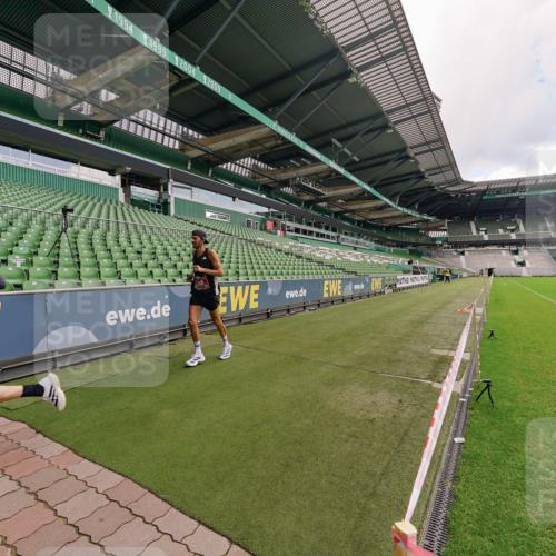 13.09.2026 - 21. swb-Marathon Bremen Michael Burmester http://msf.ph/oto/10302630 13.09.2026 12:34:05 Laufen im Stadion 250, 272, 299, 525, 919, 1089, 1212, 1606, 2072, 5428, 7741, 314, 573, 1168, 1214, 1357, 1453, 1639, 4474, 5212, 6485, 6507, 8285 meine-sportfotos.de