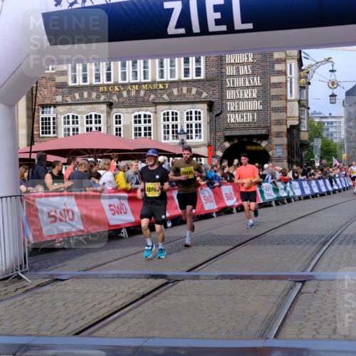 13.09.2026 - 21. swb-Marathon Bremen Tim E. http://msf.ph/oto/10302640 13.09.2026 10:45:20 Ziel 10096, 10214, 10266, 10628, 10735, 11020, 13591 meine-sportfotos.de