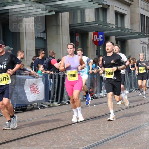 13.09.2026 - 21. swb-Marathon Bremen Strokosch-Dieckow http://msf.ph/oto/10302645 13.09.2026 10:50:44 Ziel 10200, 10471, 10515, 10537, 10808, 11076, 11087, 11170, 11339, 11537, 11625, 11626, 11801, 12004, 12133, 12179, 12303, 12351, 12407, 12552, 12560, 10233, 10267, 10525, 10764, 10840, 11076, 11220, 11276, 11622, 11664, 11680, 11742, 11753, 11774, 11961, 12052, 12070, 12078, 12309, 12447, 12488, 13544 meine-sportfotos.de