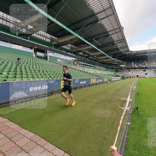 13.09.2026 - 21. swb-Marathon Bremen Michael Burmester http://msf.ph/oto/10302677 13.09.2026 12:36:10 Laufen im Stadion 365, 850, 1288, 1485, 1550, 1583, 1875, 1993, 2073, 3617, 4232, 7244, 7692, 7768, 8075, 13033, 417, 482, 668, 943, 1020, 1126, 1507, 1606, 1629, 2100, 5428, 7741, 8044 meine-sportfotos.de