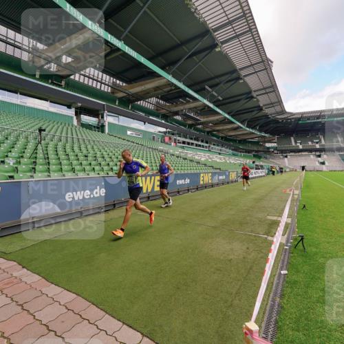 13.09.2026 - 21. swb-Marathon Bremen Michael Burmester http://msf.ph/oto/10302679 13.09.2026 12:36:23 Laufen im Stadion 365, 850, 1288, 1485, 1550, 1583, 1875, 1993, 2073, 3617, 4232, 7244, 7692, 7768, 8075, 8729, 13033, 482, 525, 668, 943, 1020, 1126, 1212, 1507, 1606, 1629, 2072, 2100, 5428, 7741, 8044 meine-sportfotos.de