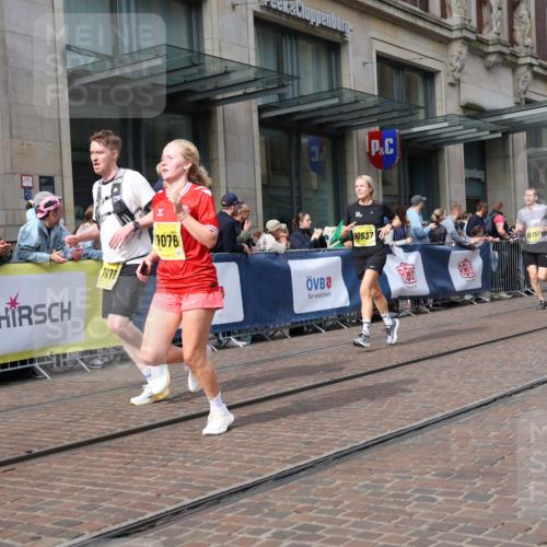 13.09.2026 - 21. swb-Marathon Bremen Strokosch-Dieckow http://msf.ph/oto/10302706 13.09.2026 10:50:47 Ziel 10200, 10471, 10515, 10537, 10808, 11087, 11170, 11339, 11503, 11537, 11625, 11626, 11801, 11973, 12004, 12133, 12179, 12303, 12351, 12407, 12552, 10267, 10525, 10764, 10840, 11076, 11170, 11220, 11276, 11664, 11742, 11753, 11774, 11961, 12052, 12070, 12078, 12179, 12309, 12447, 12488, 12560, 13544 meine-sportfotos.de